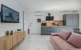 Modern Apartments Elle Malinska
