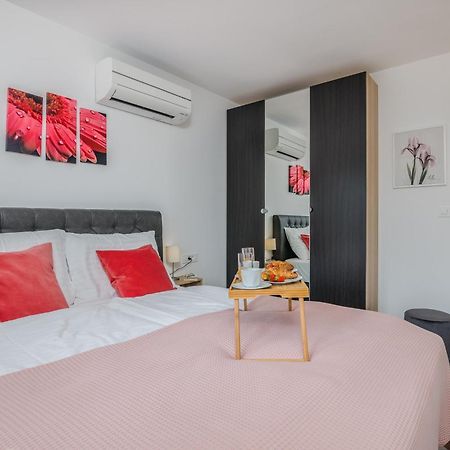Modern Apartments Elle Malinska Vantacici Exterior foto