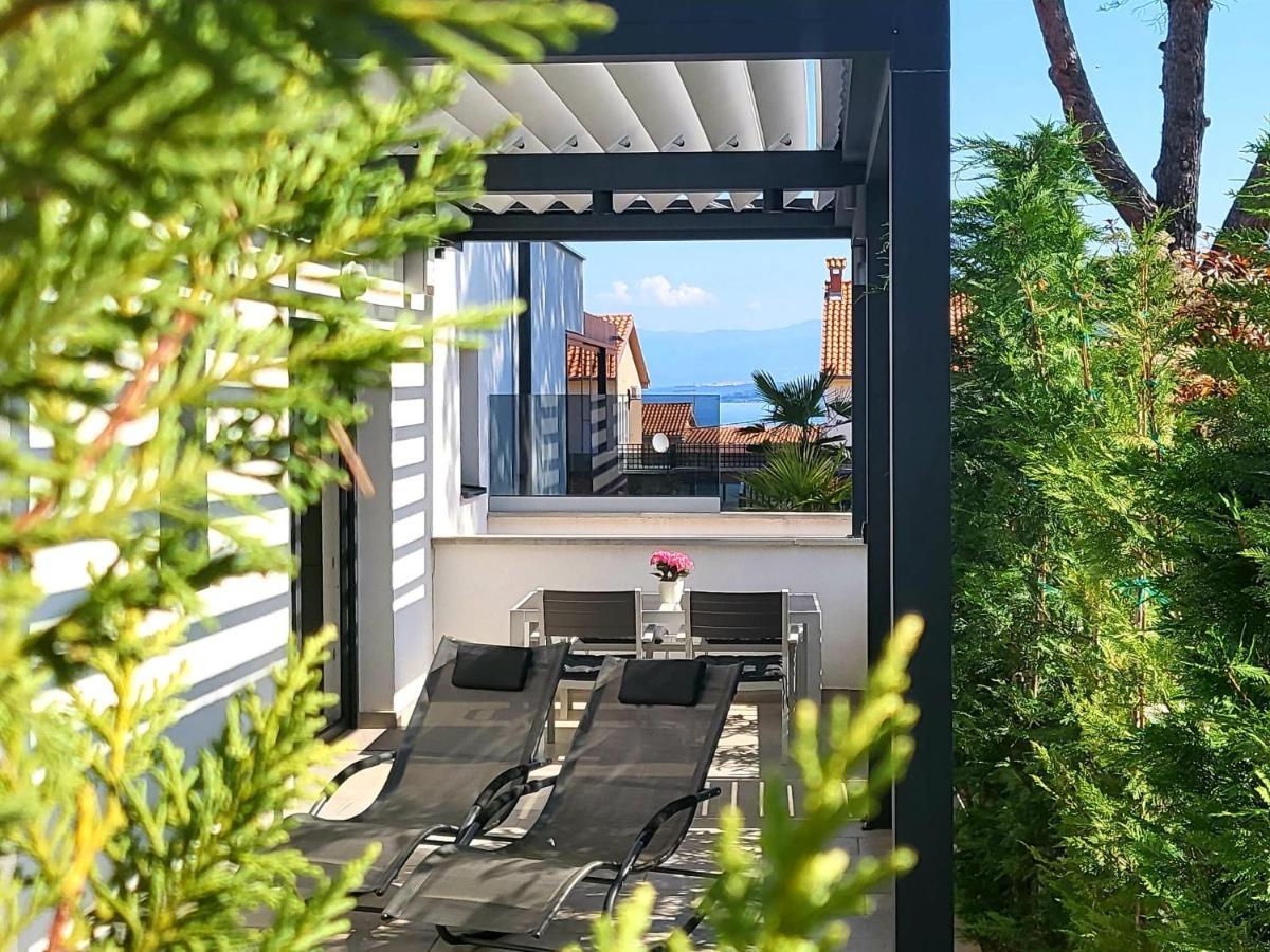 Modern Apartments Elle Malinska Vantacici Exterior foto
