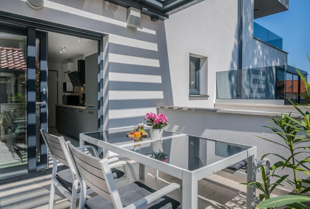 Modern Apartments Elle Malinska Vantacici Exterior foto